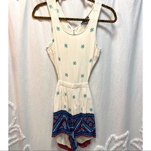 ✨2/$15 mix & match✨ Kendall & Kylie romper